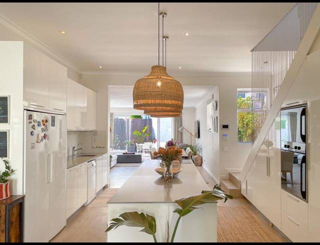 4 BEDROOM HOUSE FOR SALE IN SEA POINT